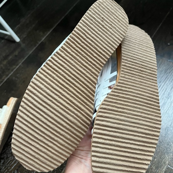 White Leather Women Sandals - Picture 12 of 12